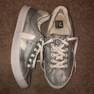 Veja Sneakers